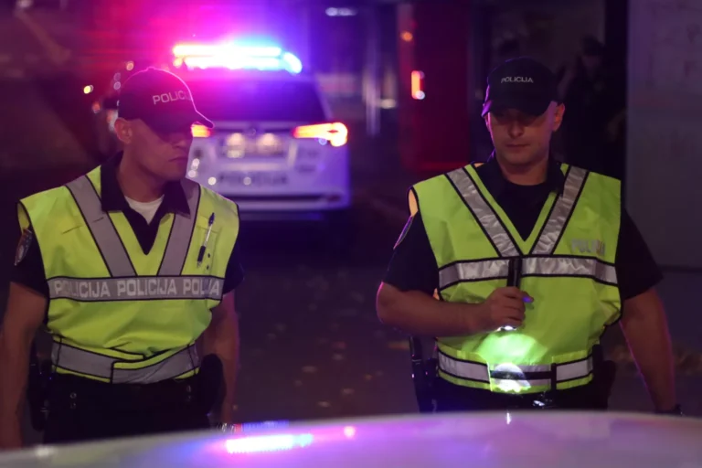 policija