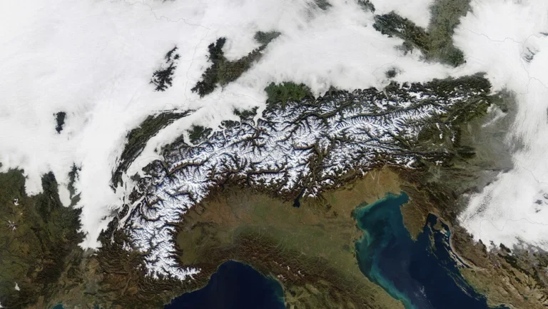 63199475-sateliska-snimka-europe