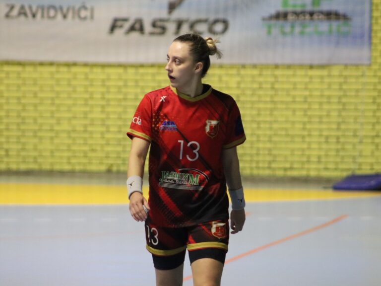 ajna_macak