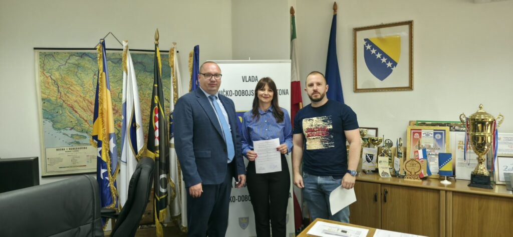 Potpisani ugovori za stambeno zbrinjavanje pripadnika branilacke populacije