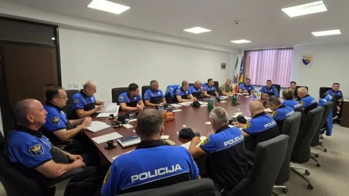policija